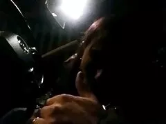 Asami Yoshikawa Una nonni porno bella ragazza giapponese si fa leccare la figa nella metropolitana