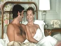 Alexis milf al mare Crystal e Cherry Kiss si fanno cavalcate anali fianco a fianco