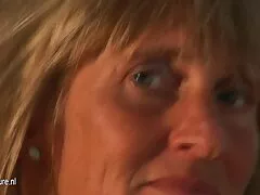 Dita bionda sborrata femmine nude nella figa