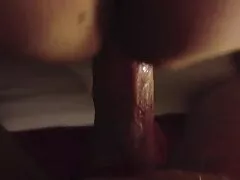 Le milf bionde litigano nonna tettona per questo stallone fortunato e finiscono in un caldo sesso a tre