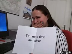 Casalinga ASIATICA Big Tit in un video porno incinta salone di bellezza v1
